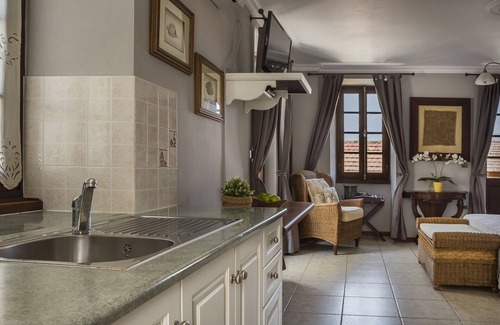 Matsoukata Hotel | Faros Suites - Adults Only