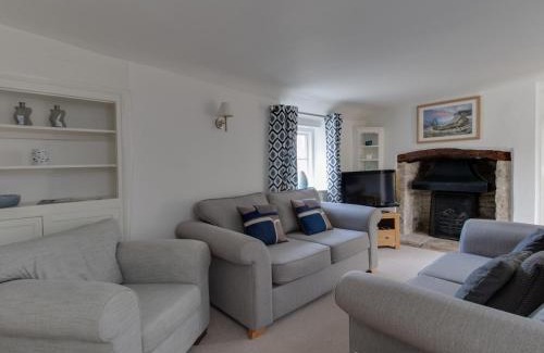 Corfe Castle Village House | Farrier's Lodge