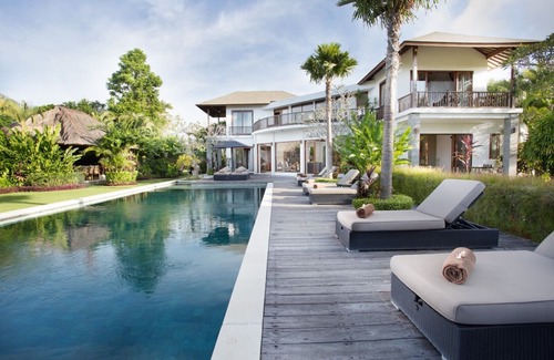 Jimbaran Bay Villa | Fascinating 6BR Villa Located In Jimbaran! - Comes W/8Hr Car + Driver Services!