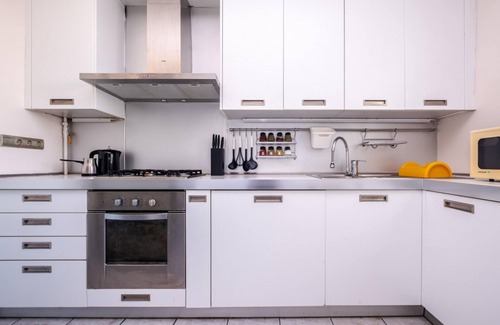 Nisantasi Apartment | Fascinating Flat near City's Mall with Terrace