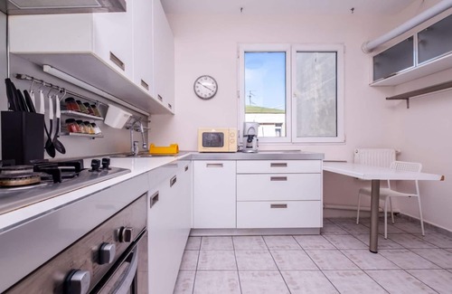 Nisantasi Apartment | Fascinating Flat near City's Mall with Terrace