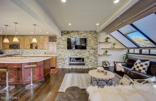 Deer Valley House | Fashionable Lower Deer Valley Ski Retreat, Close to Slopes & Old Town