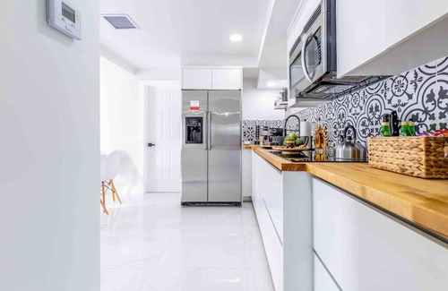 Gladeview House | Fast Wi-Fi | 10 Min Wynwood | Laundry | Fire Pit