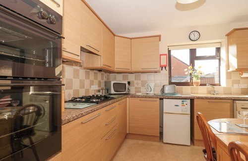 Burnham-on-Sea Cottage | FATIMA, family friendly, with a garden in Burnham-On-Sea