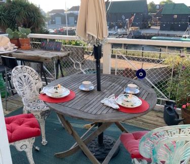 Faversham Bed & Breakfast | Faversham Creekside Bed and Breakfast