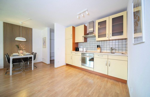 Furth-Sud Apartment | Favorite Stays: Suite w/terrace | kitchen | Messe