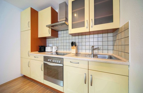 Furth-Sud Apartment | Favorite Stays: Suite w/terrace | kitchen | Messe