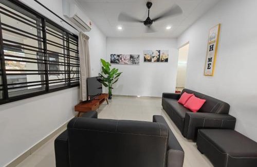 Malacca City House | Favourite Homestay Melaka - 8Pax,4BR,4Bath