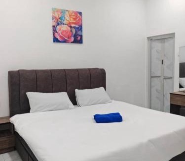 Malacca City House | Favourite Homestay Melaka - 8Pax,4BR,4Bath