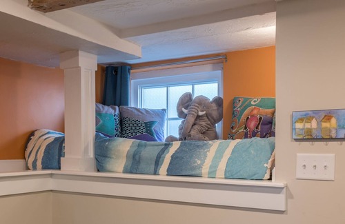 Commercial Street Apartment | Fay's Hideaway - Beachfront condo w/ patio, walk to restaurants & galleries.