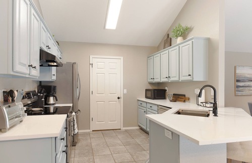 Fayetteville House | FayetteChill Casita - Modern Comfort Near the Heart of Fayetteville. NWA's Best
