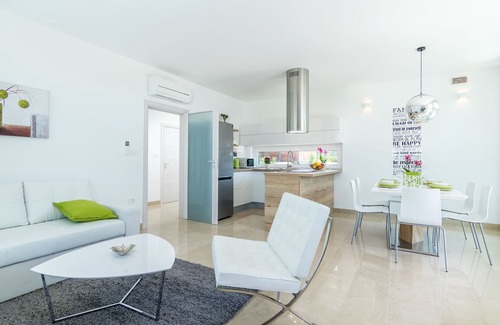 Valbandon Villa | Fazana. New modern Villa whit heated pool, Pula, Croatia