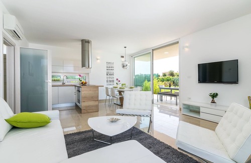 Valbandon Villa | Fazana. New modern Villa whit heated pool, Pula, Croatia