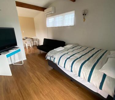 Featherston Hotel | Featherston Motels And Camping