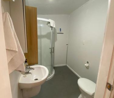 Featherston Hotel | Featherston Motels And Camping