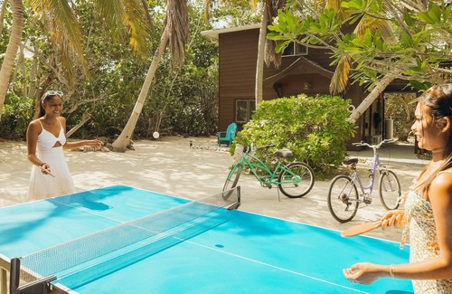 Tibbett's Turn Apartment | Featherstone - Downstairs Beach Front Apartment