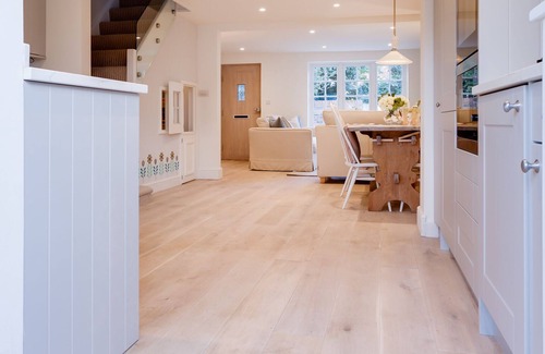 Christchurch Cottage | Featured in The Times, a child-friendly, 2 bed cottage in Christchurch, Dorset