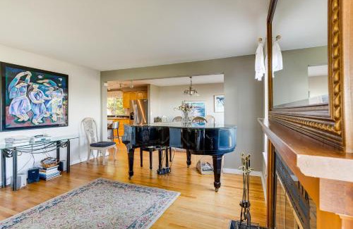 Federal Way House | Federal Way Vacation Rental Bay and Mountain Views!
