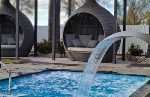 Corowa Hotel | Federation Motel Resort - Corowa