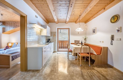 Verano Apartment | Feel-Good Holiday at Eichernhof Apartment Apfelblüte – Delicious Vital Breakfast and Dinner Available on Request