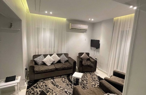 Hada'iq al-Qubbah Apartment | Feel Home!