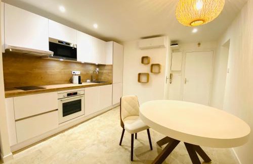 Quartier Administrations Apartment | Feel@Home Nemausus « Le 21 »