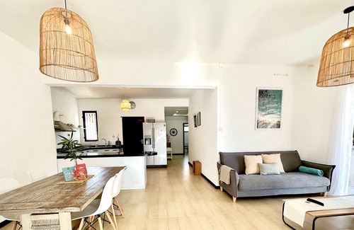 Albion House | Feel right at Home at Sea La Vie - your home away from Home.
