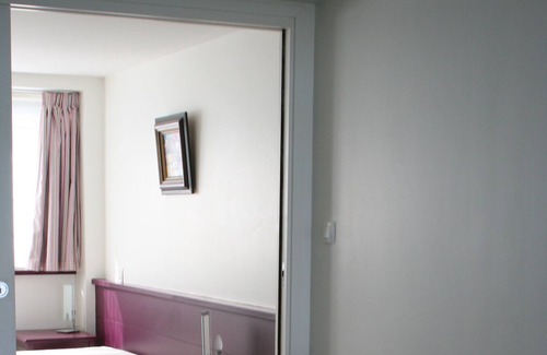Port-Louis Apartment | Feet in the water to the rhythm of the tides, "the house-boat" for children