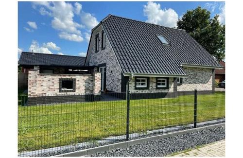 Timmel House | Fehnhuus Comfortable holiday residence