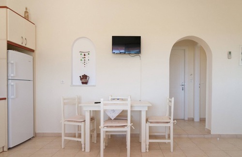 Naxos House | Felicia s sun-side house, Cycladic house by the beach, true owner hospitality