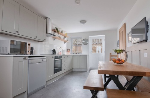 Redcar Cottage | FELL BRIGGS COTTAGE, family friendly in Marske-By-The-Sea