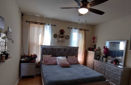 Hagerstown House | Fell like home one hour away from Washington DC private parking and patio