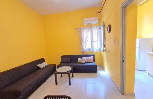 Haifa Apartment | Fellini Marcello garden (talpiot)