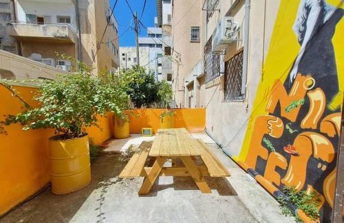 Haifa Apartment | Fellini Marcello garden (talpiot)