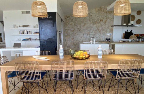 Sarroch Villa | Fenandgi: Luxury Hospitality at it's finest ! IUN Q1939 CIN: IT092066C2000Q1939