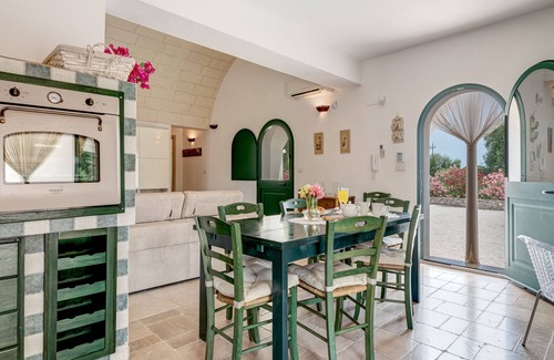 San Vito dei Normanni Villa | Fenced and heated pool, playground, bbq,3 patios, parking,14 km Nat. Reserve