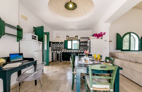 San Vito dei Normanni Villa | Fenced and heated pool, playground, bbq,3 patios, parking,14 km Nat. Reserve