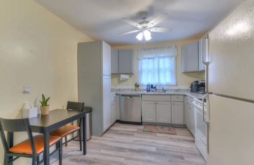 Murfreesboro House | Fenced yard, pet friendly, strong wifi. Near MTSU, food and shopping.