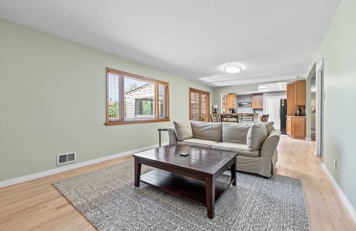 Bel Aire House | Fenced Yard with Cornhole- AC/Deck/Grill