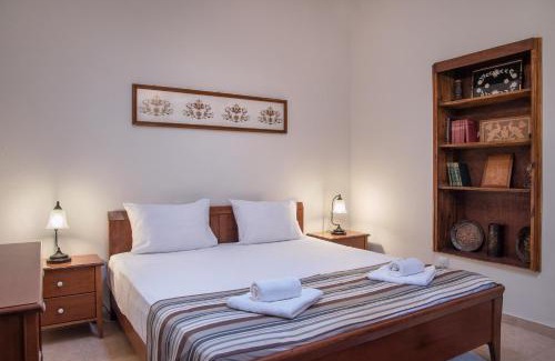 Perivolia House | Feneri Traditional House Apt 1- 20' from Elafonisi beach