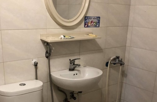 Fengshan District Condo | Fengshan cozy quadruple room