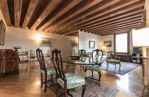 San Marco Apartment | Fenice Double Canal view by LionHost