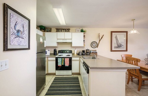 Cedar Key Condo | Fenimore Mill 8B Boat Parking, Pool, Hot Tub!