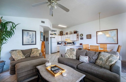 Cedar Key Condo | Fenimore Mill 8D - Boat Parking, Pool & Hot Tub!