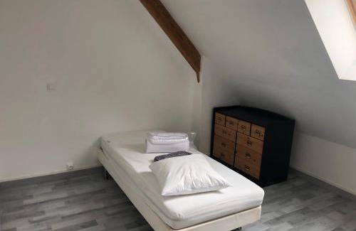 Valognes Apartment | FENUA : gite 5 chambres 10 couchages en ville