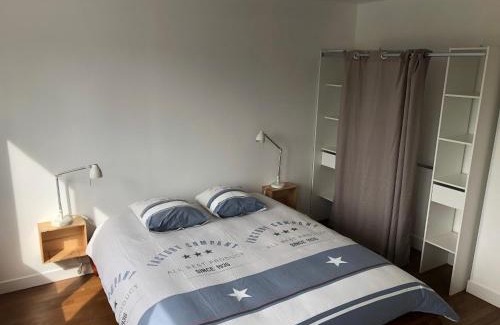 Valognes Apartment | FENUA : gite 5 chambres 10 couchages en ville