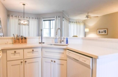Fenwick Island Condo | Fenwick Island 2BR 2 BA Condo 1st Floor, Screened Porch, Pool and Tennis