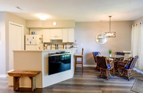Fenwick Island Condo | Fenwick Island 2BR 2 BA Condo 1st Floor, Screened Porch, Pool and Tennis
