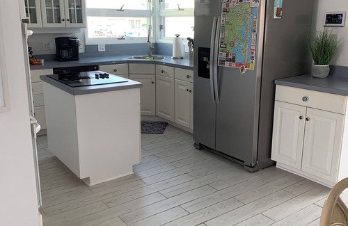 Fenwick Island House | Fenwick Island Beach Cottage on canal -15 W Essex St.