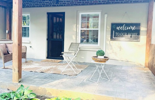 Boonsboro Apartment | Ferguson Ferry Retreat- 1 bedroom 1 bathroom apartment. Private Entrance!